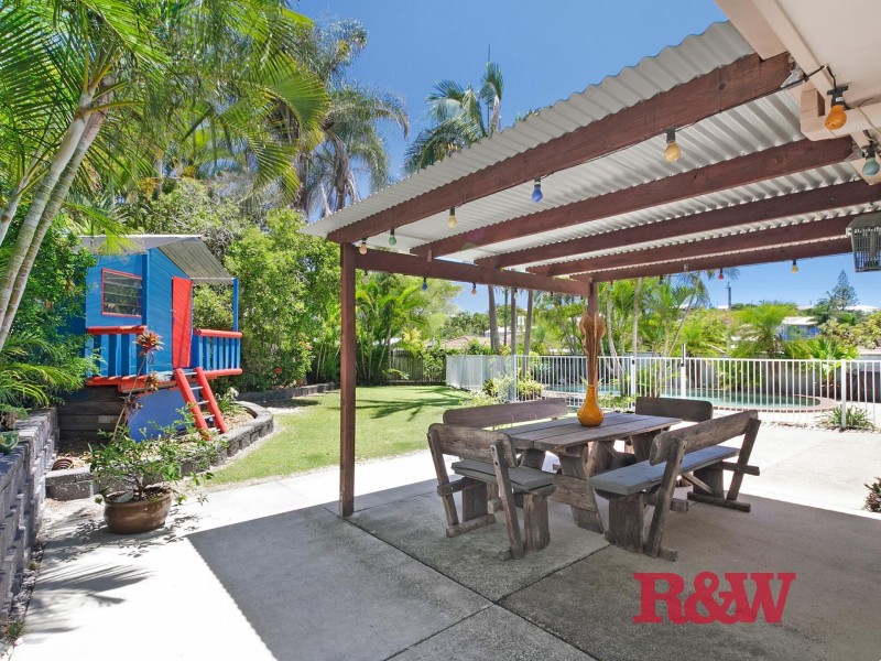 20 Dame Patti Drive, Sunrise Beach QLD 4567
