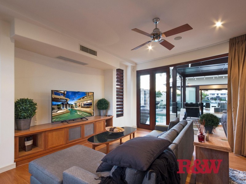 33 Masthead Quay, Noosa Waters QLD 4566