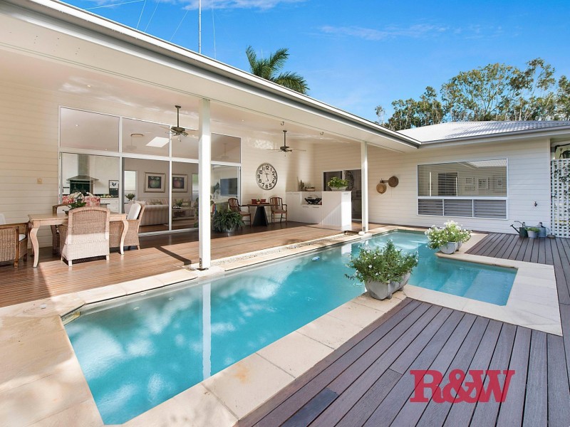 87 Lake Weyba Drive, Noosaville QLD 4566