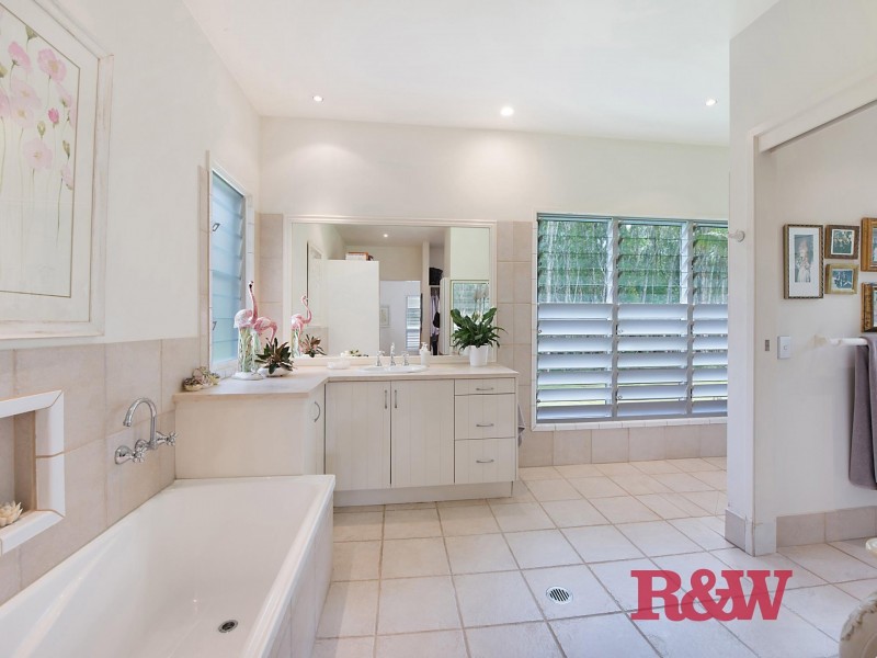 87 Lake Weyba Drive, Noosaville QLD 4566