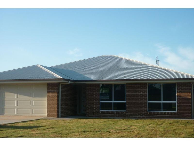 42 Sommerfeld Crescent, Chinchilla QLD 4413