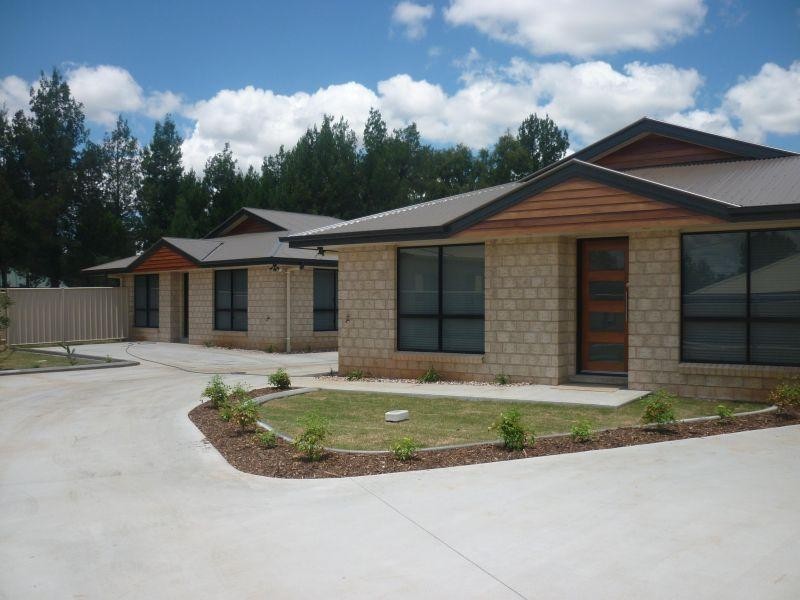 Villas 1 to 3/10 Davidson Court, Chinchilla QLD 4413