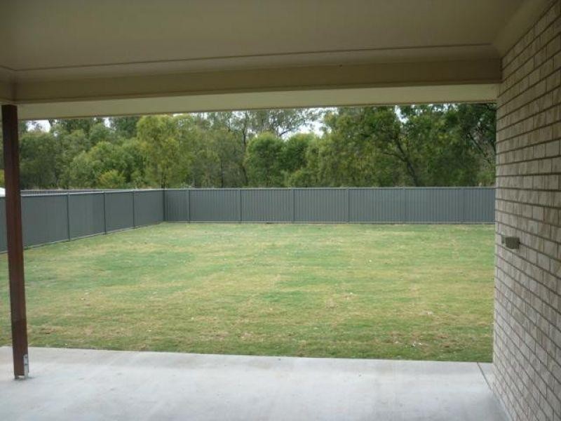 32 Cameron Street, Chinchilla QLD 4413