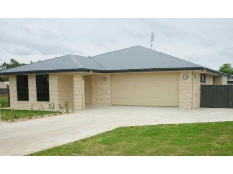 11 Layne Cres, Chinchilla QLD 4413