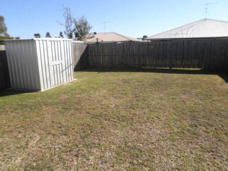 1/103 Zeller, Chinchilla QLD 4413