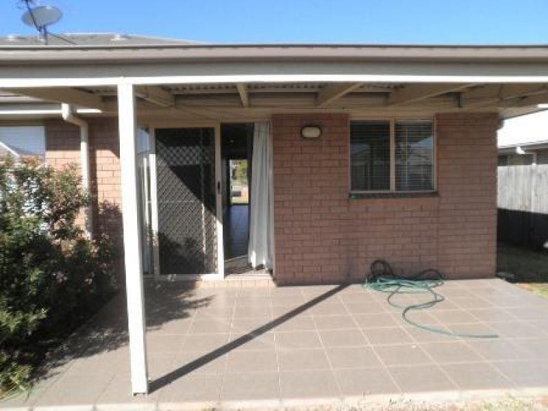 1/103 Zeller, Chinchilla QLD 4413