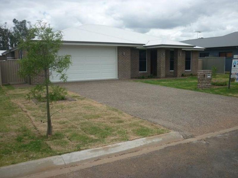 14 Sommerfeld Crescent, Chinchilla QLD 4413