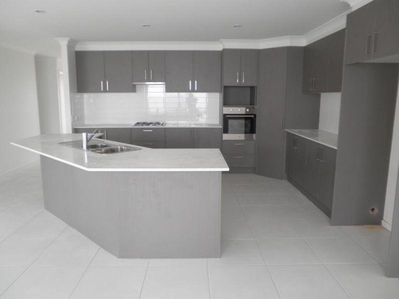 2/11 Church Street, Chinchilla QLD 4413