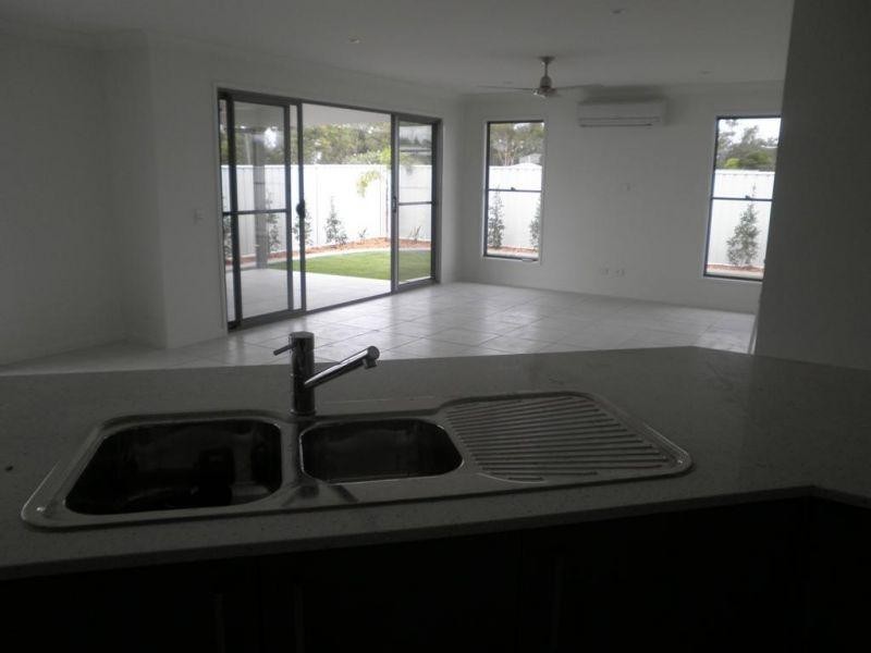 2/11 Church Street, Chinchilla QLD 4413