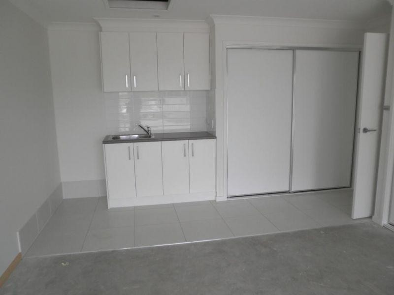 2/11 Church Street, Chinchilla QLD 4413