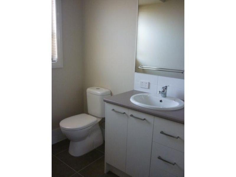 B/38 Cameron, Chinchilla QLD 4413
