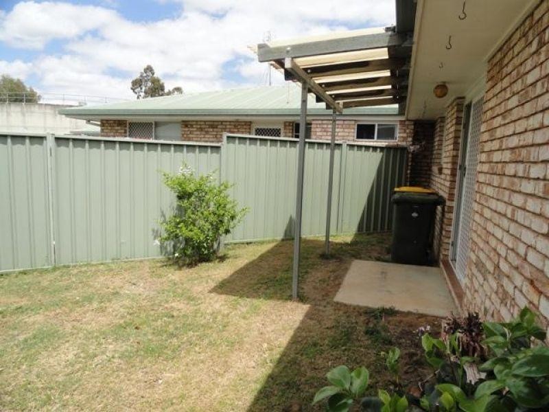 1/64 Middle Street, Chinchilla QLD 4413