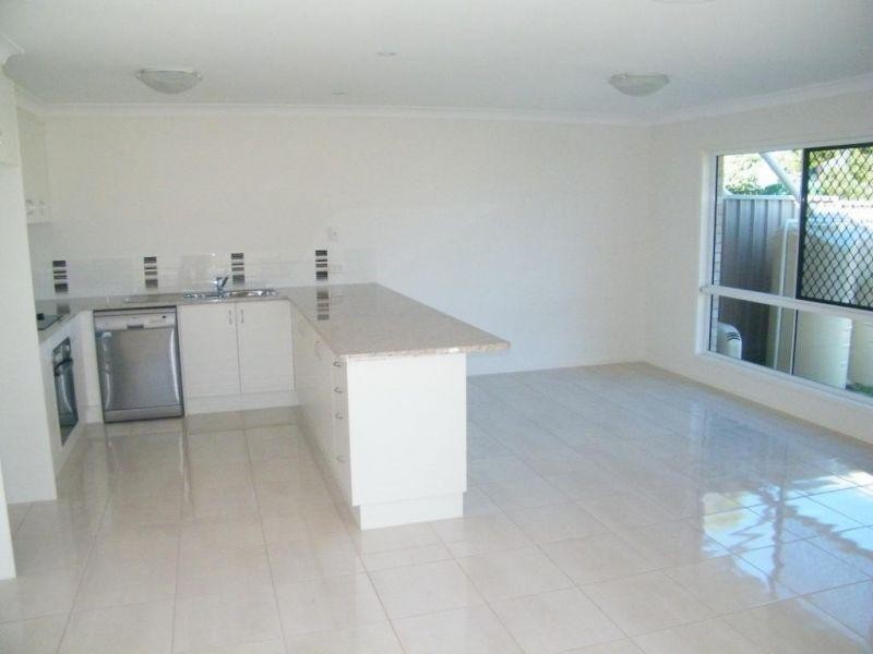 1/8  Windmill Road, Chinchilla QLD 4413