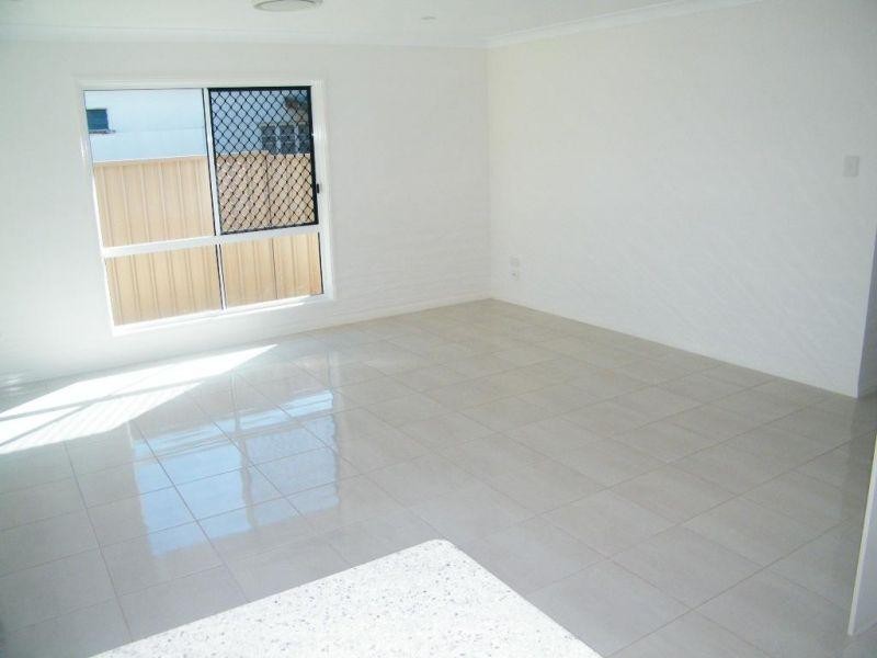 1/8  Windmill Road, Chinchilla QLD 4413