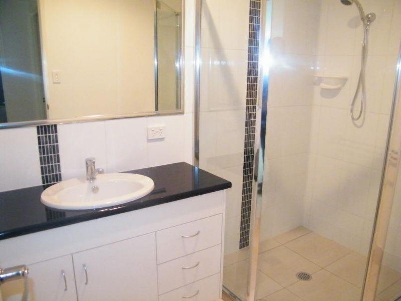 1/8  Windmill Road, Chinchilla QLD 4413