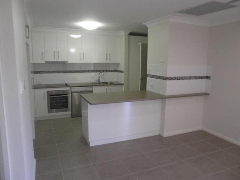 4/2 Sheridan, Chinchilla QLD 4413