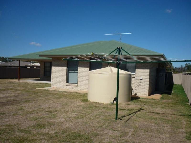 28 Sommerfeld Crescent, Chinchilla QLD 4413