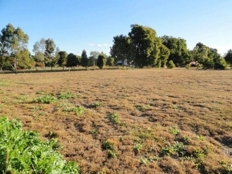 33 Sommerfeld Crs, Chinchilla QLD 4413