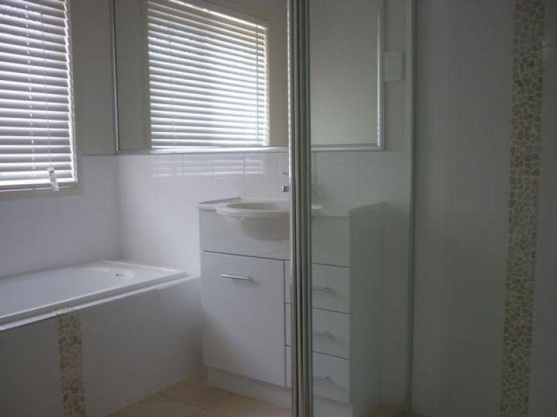 14 Bishop Drive, Miles QLD 4415