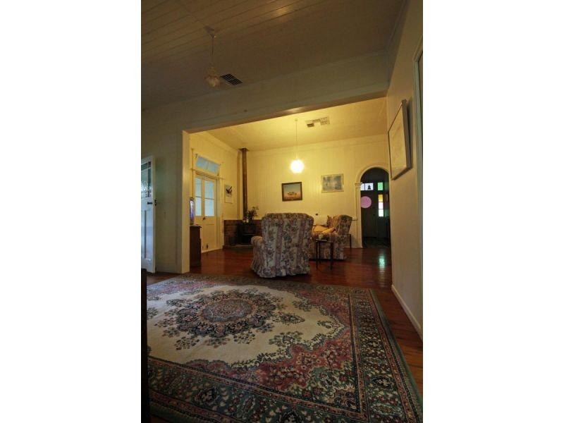 15 Warrego Highway, Chinchilla QLD 4413