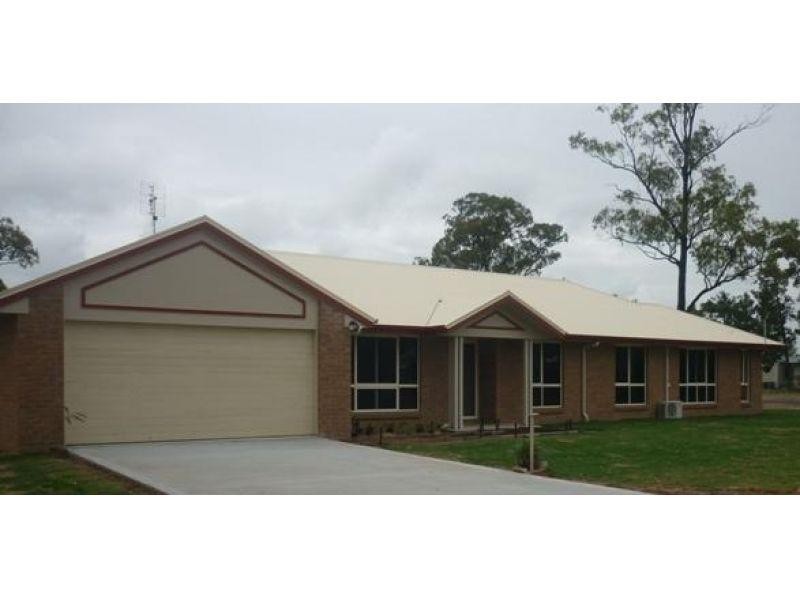 15 Daisy Street, Miles QLD 4415