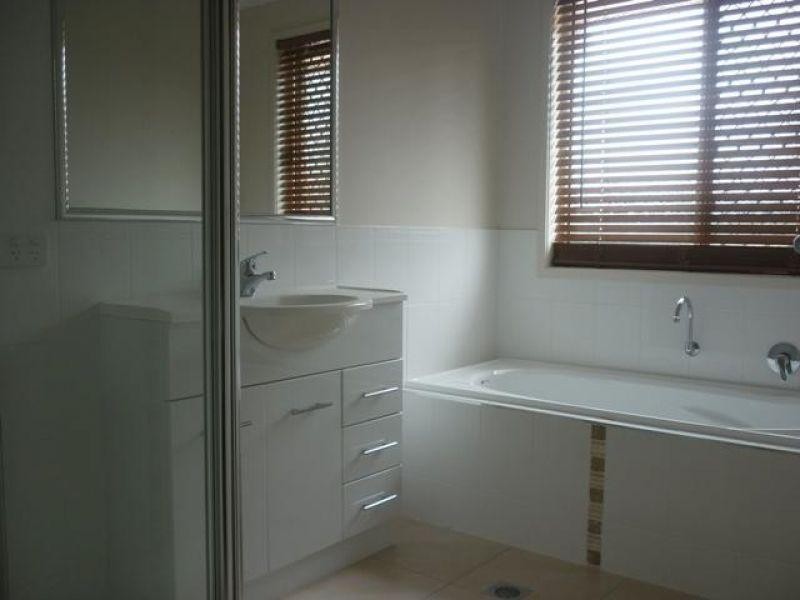 15 Daisy Street, Miles QLD 4415