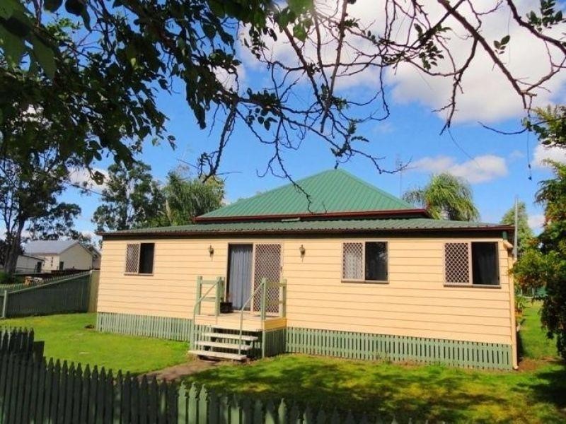 60 Bell Street, Chinchilla QLD 4413