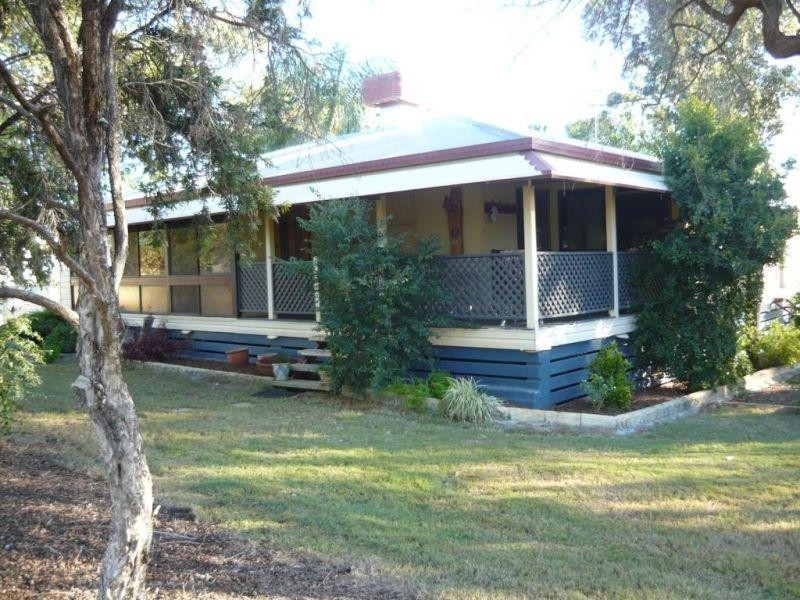 1 Lynagh Street, Miles QLD 4415