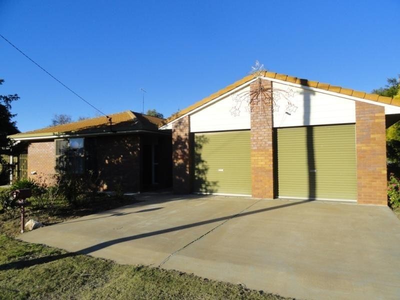 25 Atkins Street, Chinchilla QLD 4413