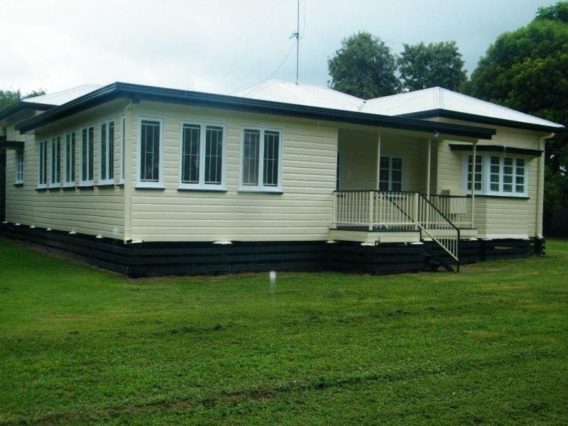 42 Oak Street, Chinchilla QLD 4413