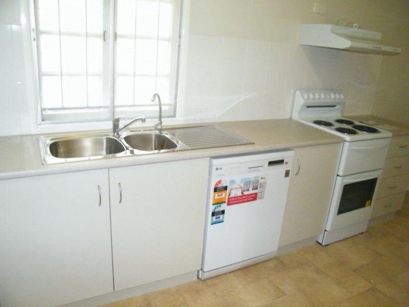 42 Oak Street, Chinchilla QLD 4413