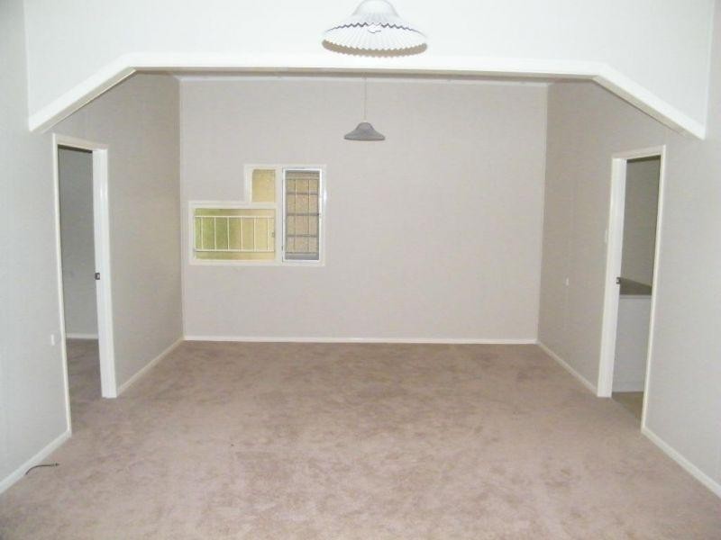 42 Oak Street, Chinchilla QLD 4413