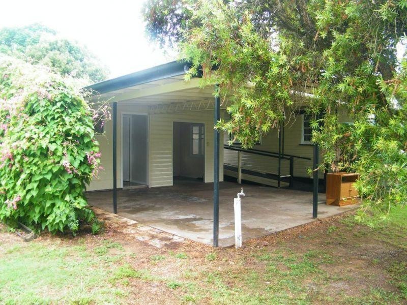 42 Oak Street, Chinchilla QLD 4413