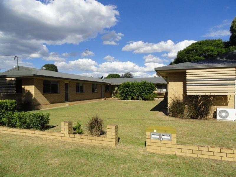 15 Mann Street, Chinchilla QLD 4413