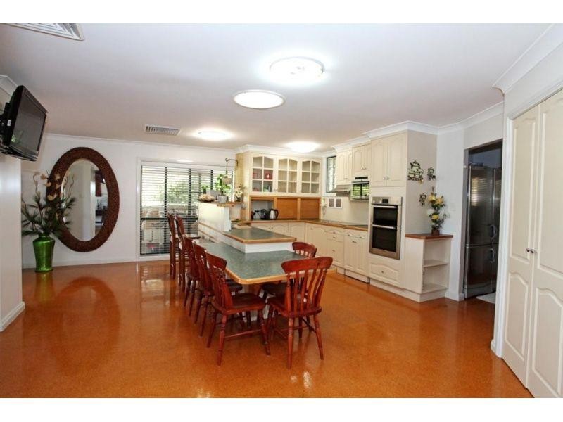 13-15  Holland Street, Chinchilla QLD 4413