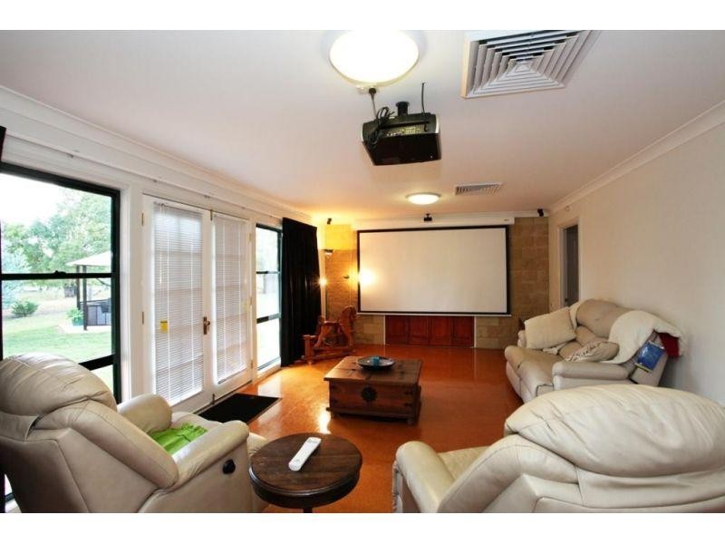 13-15  Holland Street, Chinchilla QLD 4413