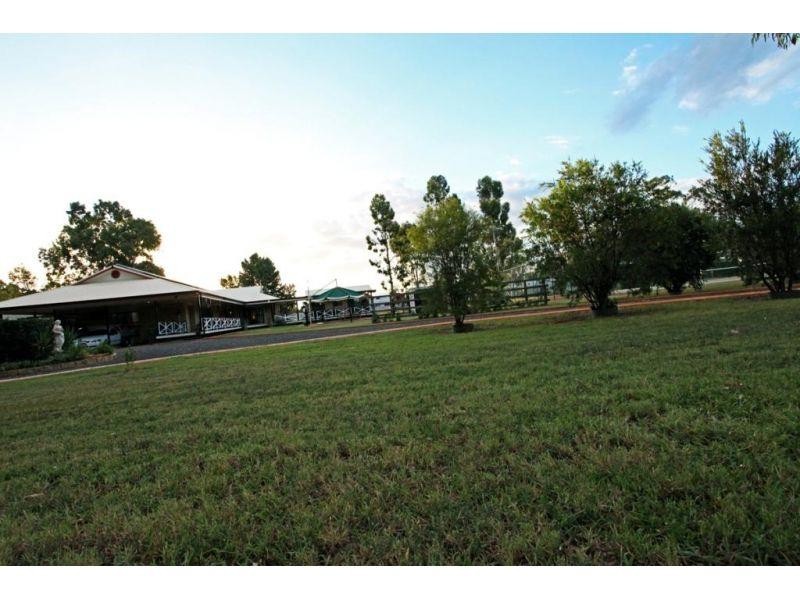 13-15  Holland Street, Chinchilla QLD 4413