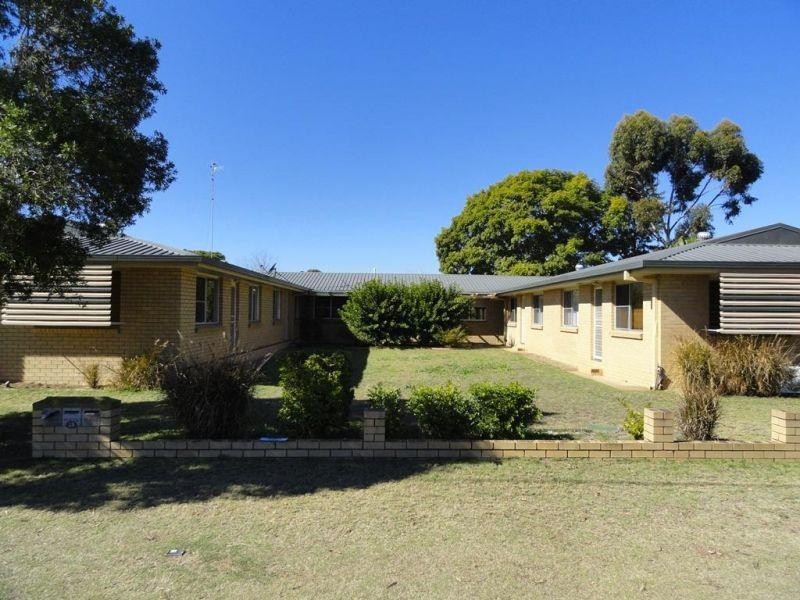 3/15 Mann Street, Chinchilla QLD 4413