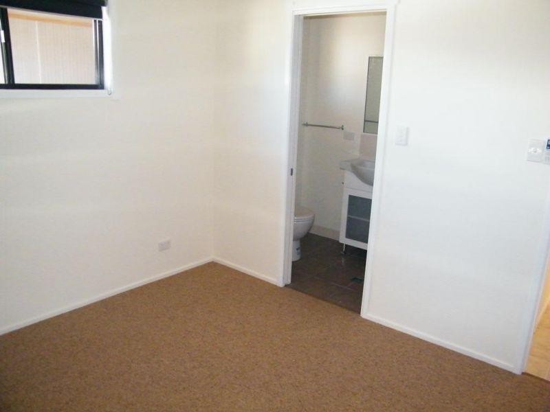 3/37 Barber, Chinchilla QLD 4413