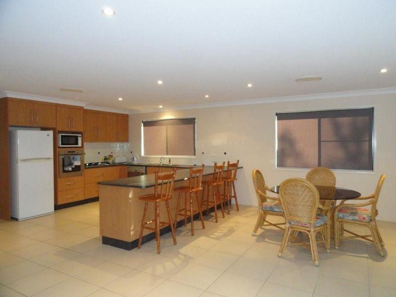 11 Lee Street, Miles QLD 4415