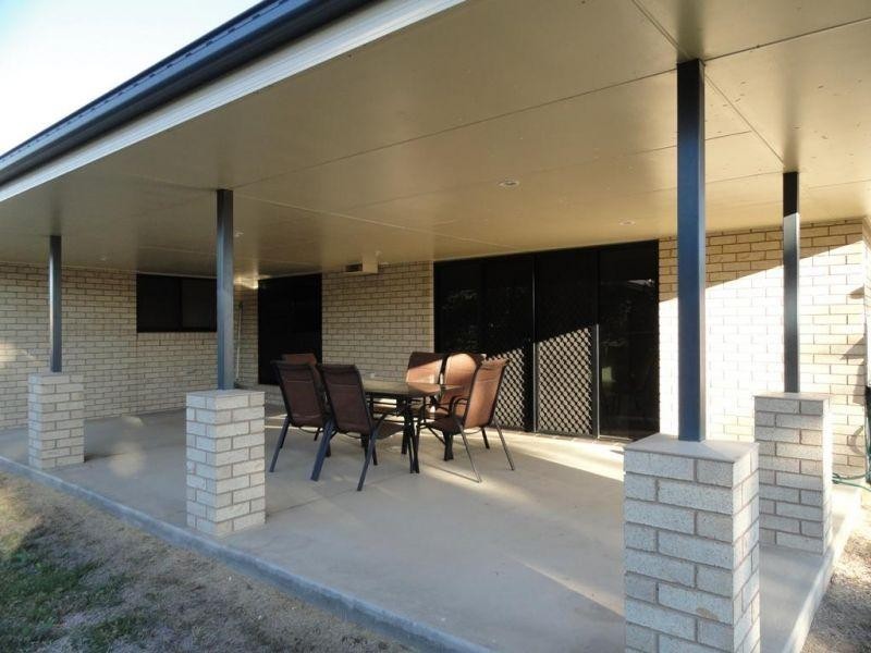 11 Lee Street, Miles QLD 4415