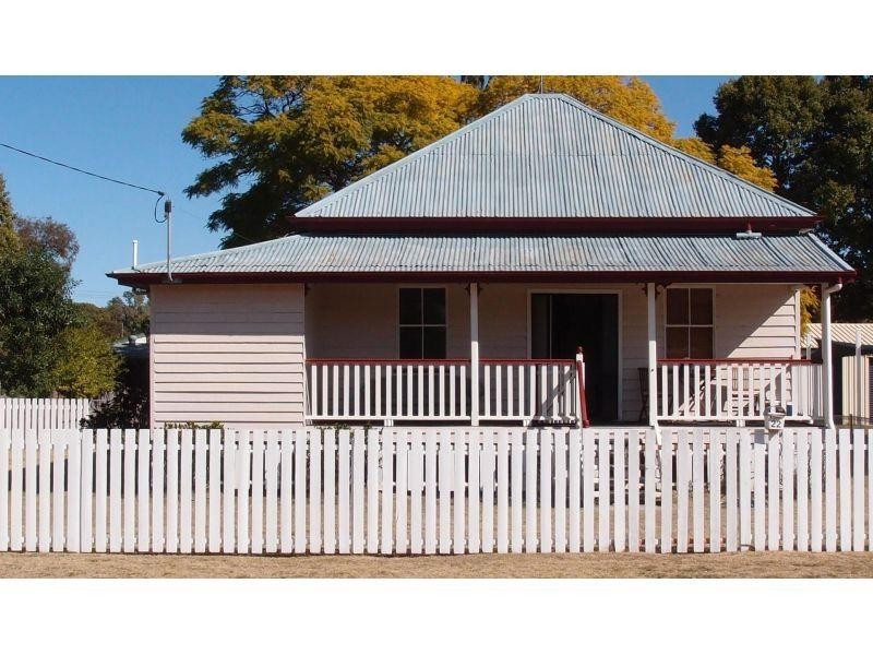 22 Claydon Street, Chinchilla QLD 4413