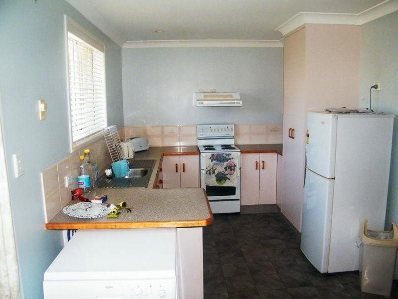 2/64 Middle Street, Chinchilla QLD 4413