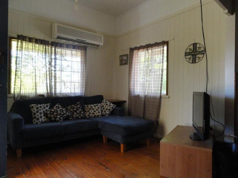 8 Wood Street, Chinchilla QLD 4413