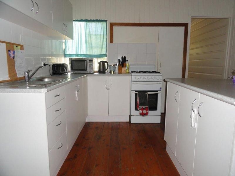 8 Wood Street, Chinchilla QLD 4413