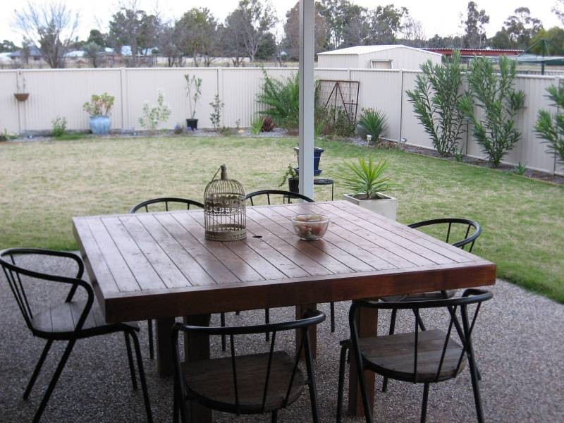 77 Sommerfeld Cres, Chinchilla QLD 4413