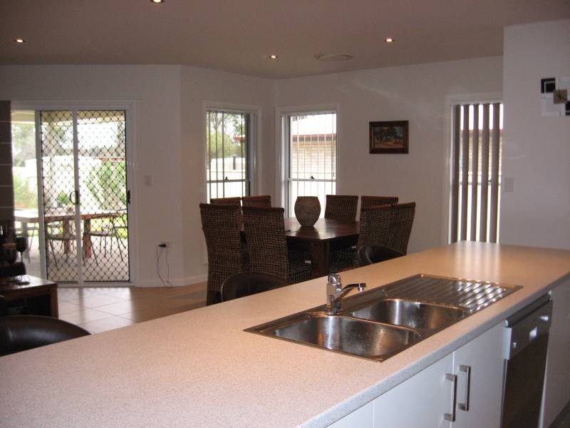 77 Sommerfeld Cres, Chinchilla QLD 4413