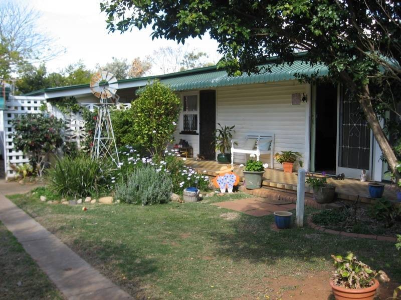 25 Evans Street, Chinchilla QLD 4413