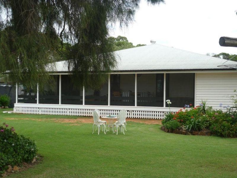 765 Braithwaites Road, Burncluith QLD 4413