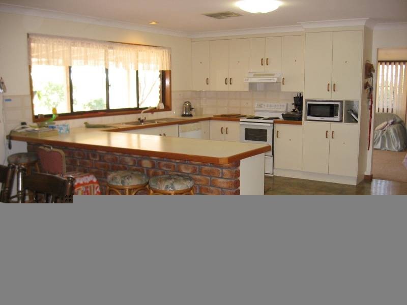 351 Windmill Rd, Chinchilla QLD 4413